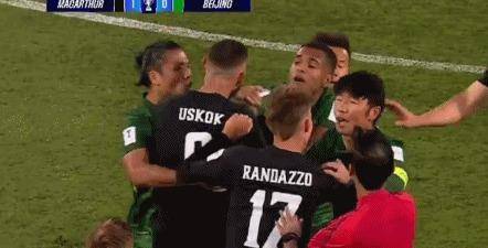 包含忠和依兰逆袭胜出，亚冠赛场上玩转对手的词条