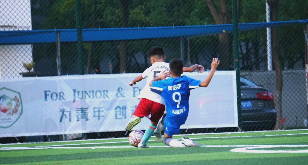 关于精彩比赛的背后：球员们的拼搏与努力的信息