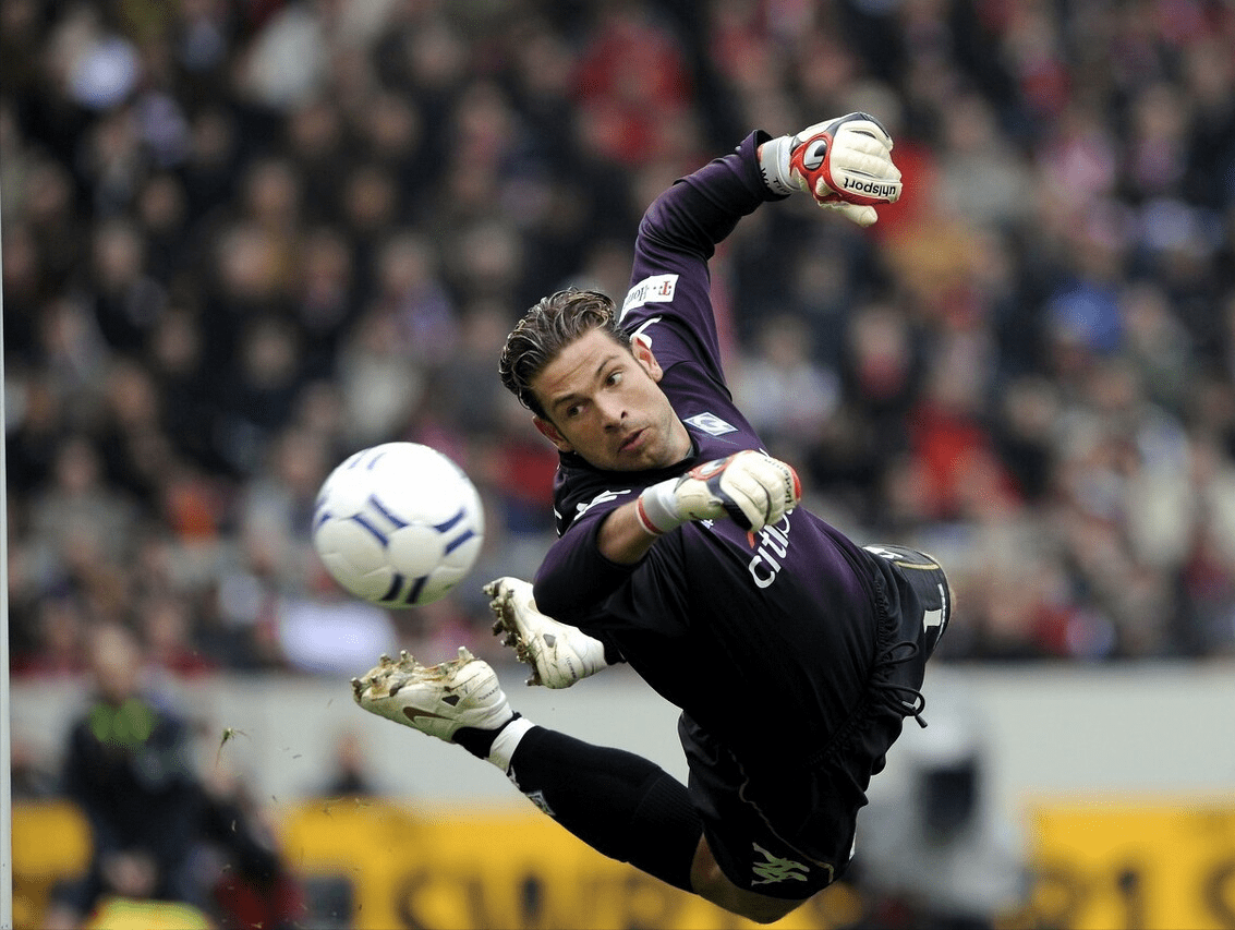 包含汉诺威客场胜出，德国足球联赛发挥稳定的词条