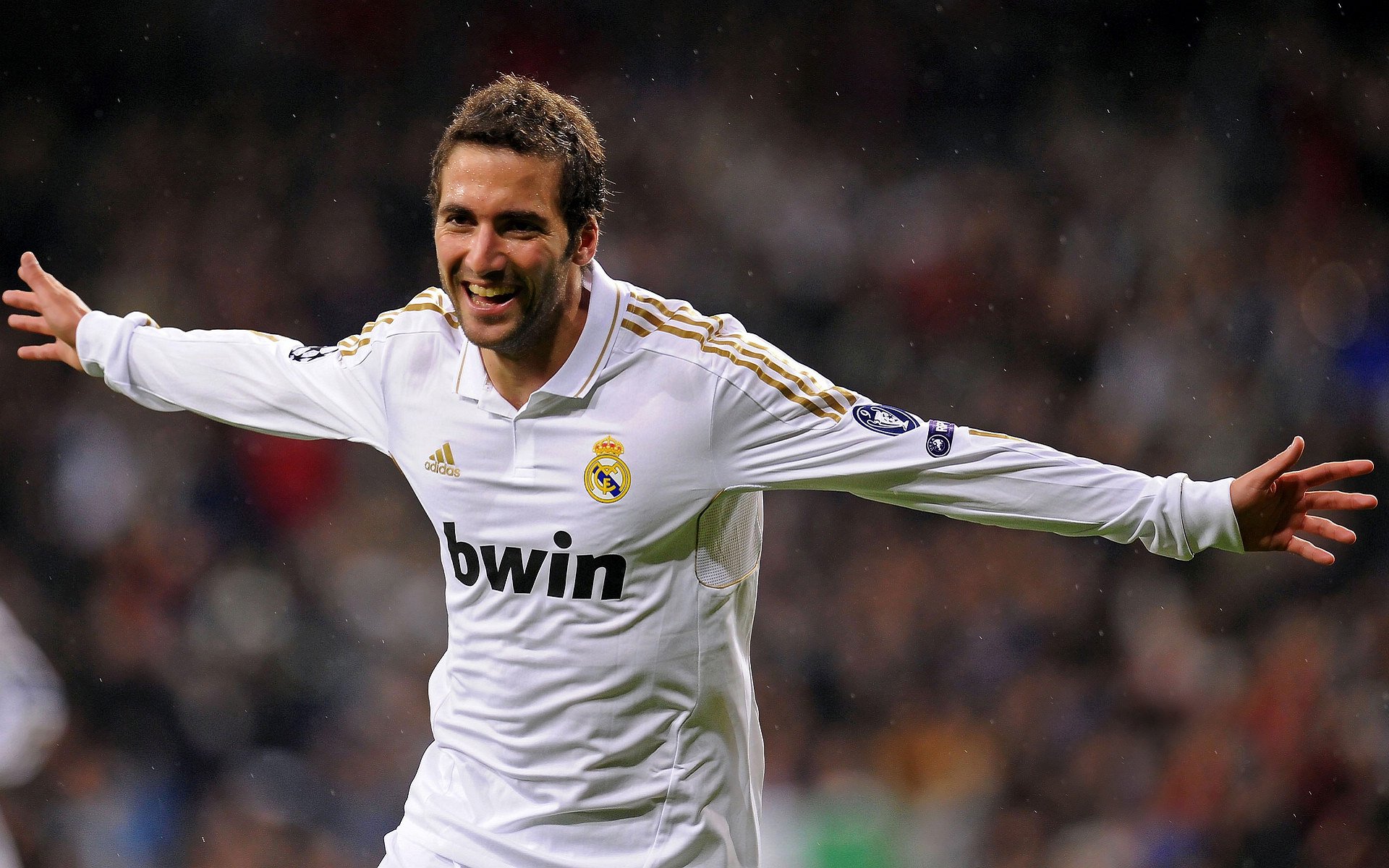 从瑞士铁壁到药厂狂飙，当莫德里奇在英超的黄昏中接管王座